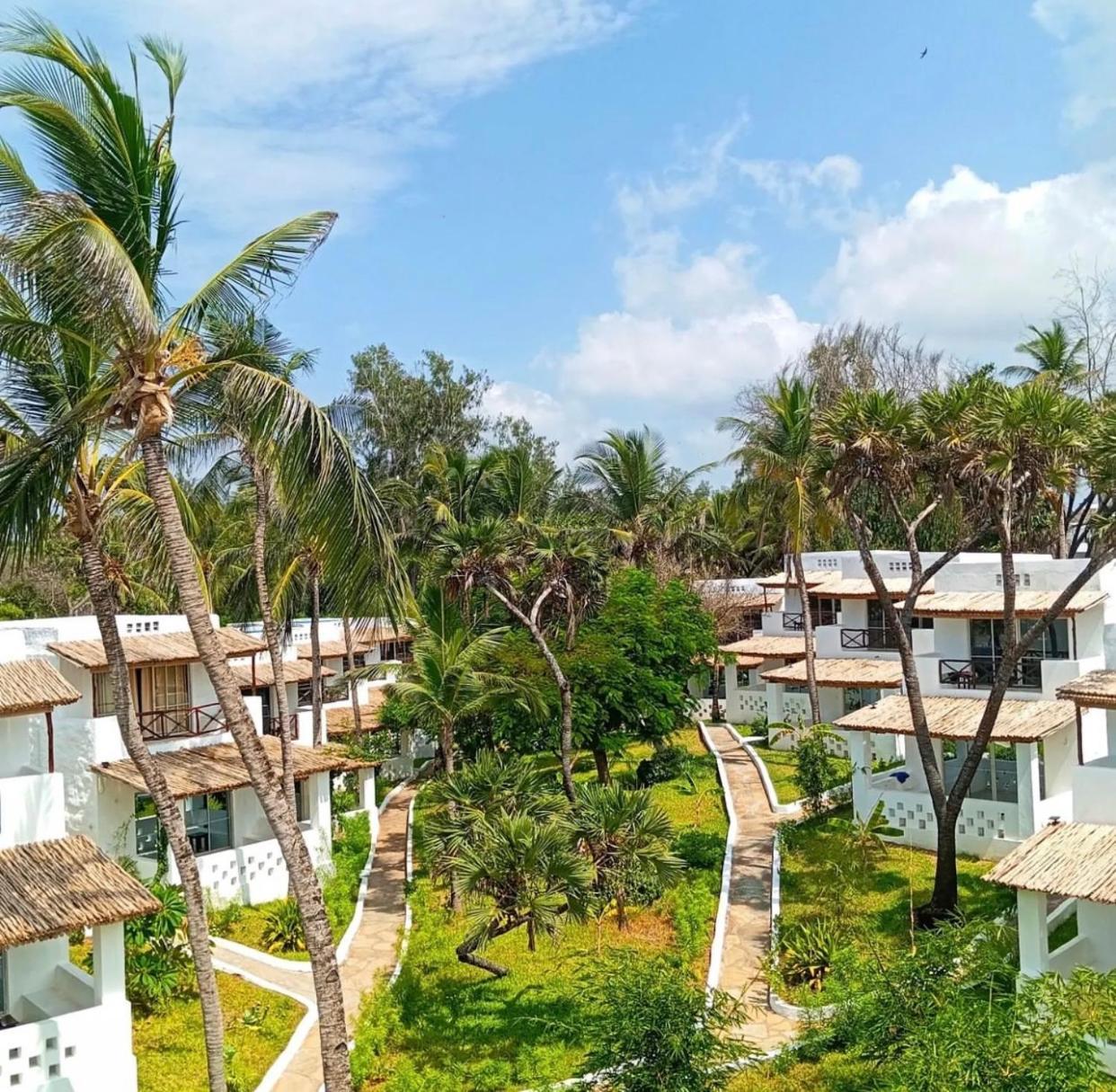 Barracuda Inn Resort Watamu Exterior photo