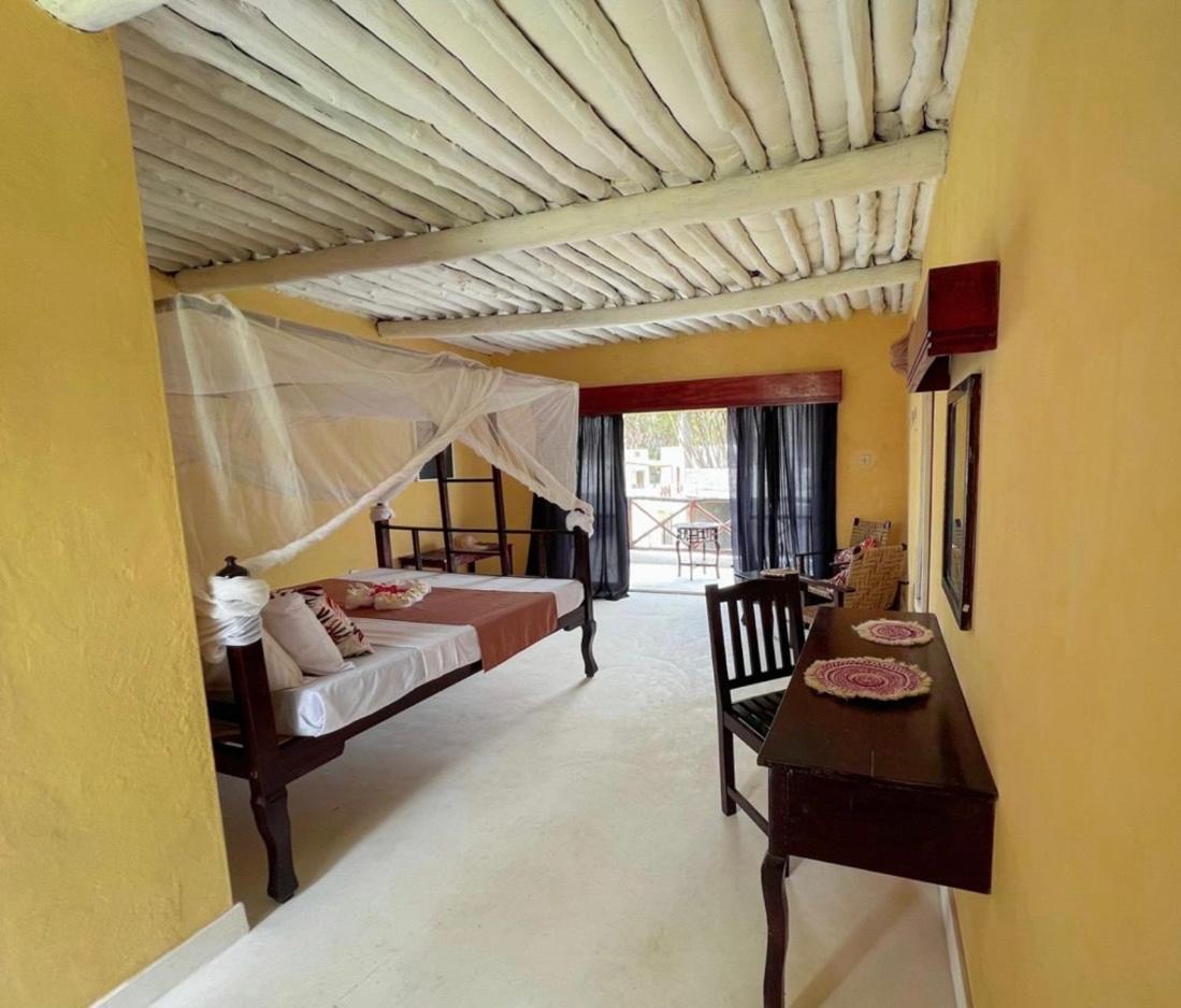Barracuda Inn Resort Watamu Exterior photo