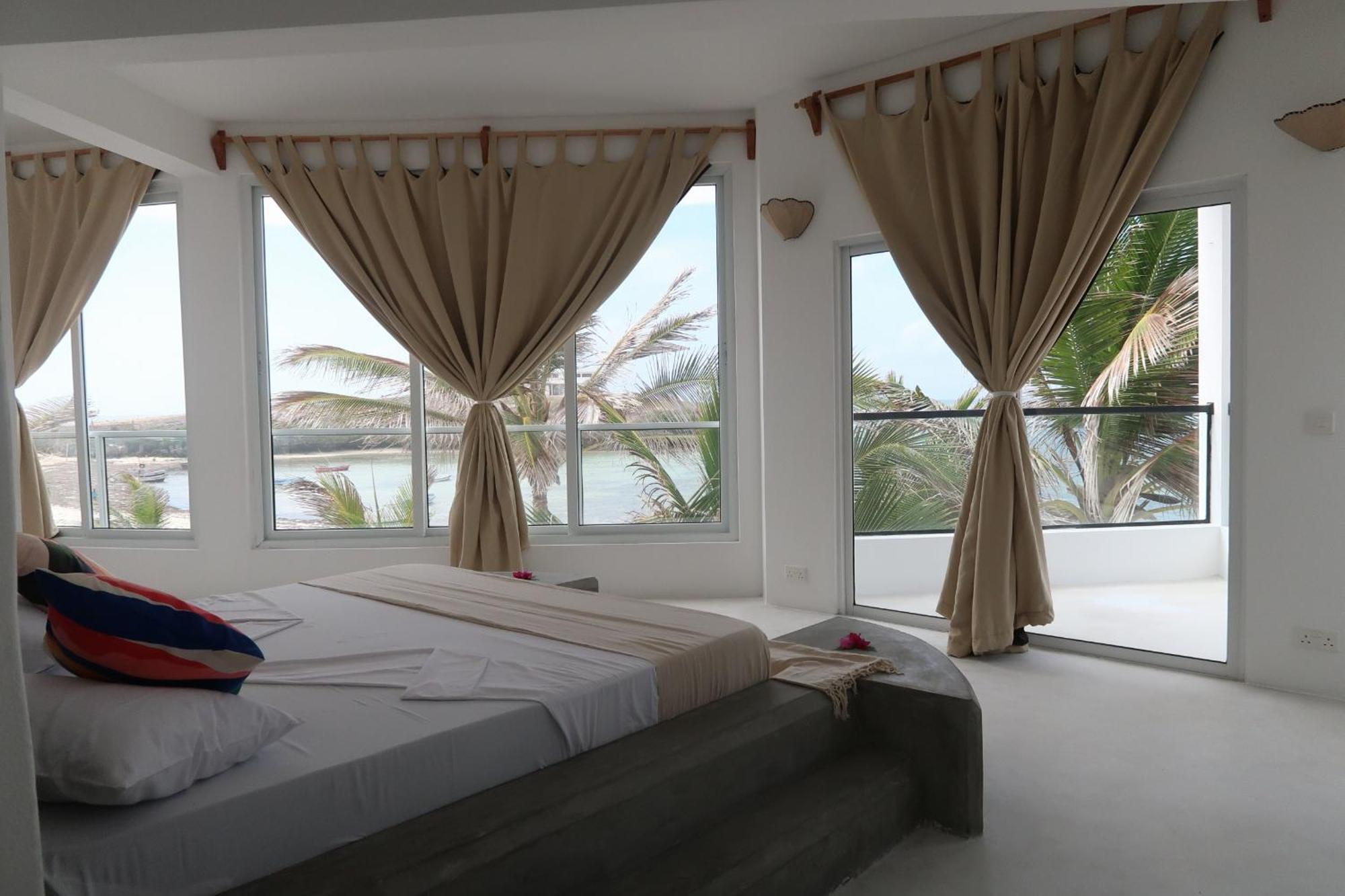 Barracuda Inn Resort Watamu Exterior photo